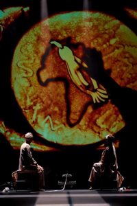 Teatro -Todas as crianças da terra - Sidónio Muralha - animação de areia