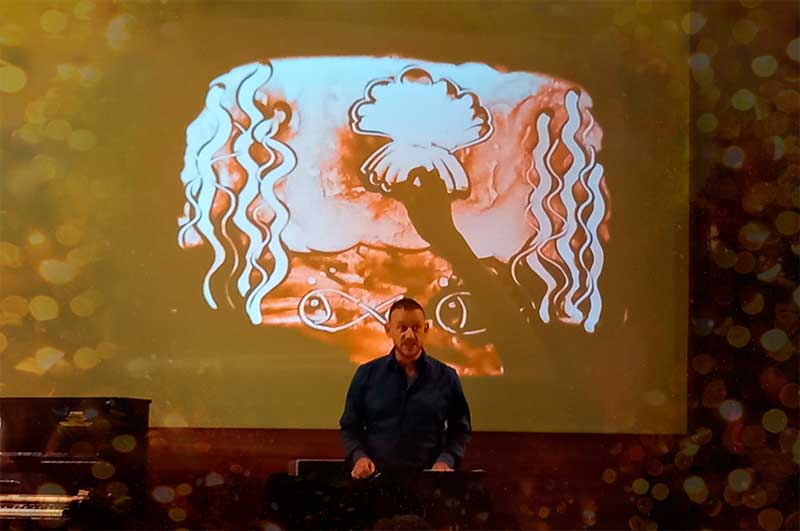 Trovas na areia - ópera, música, animação de areia